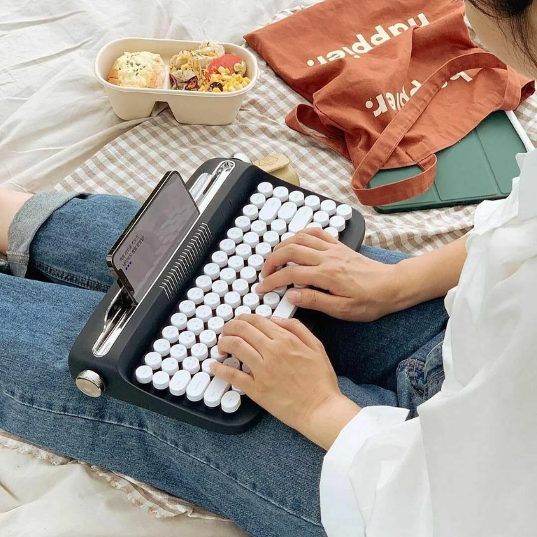 策展 屬性-actto-復古打字機無線藍牙鍵盤